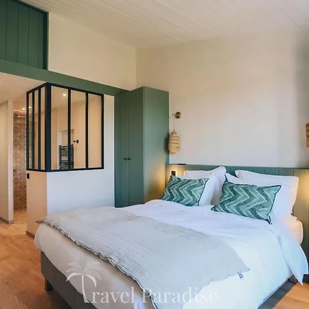 Du Phare * サン・クレマン・デ・バレーヌ